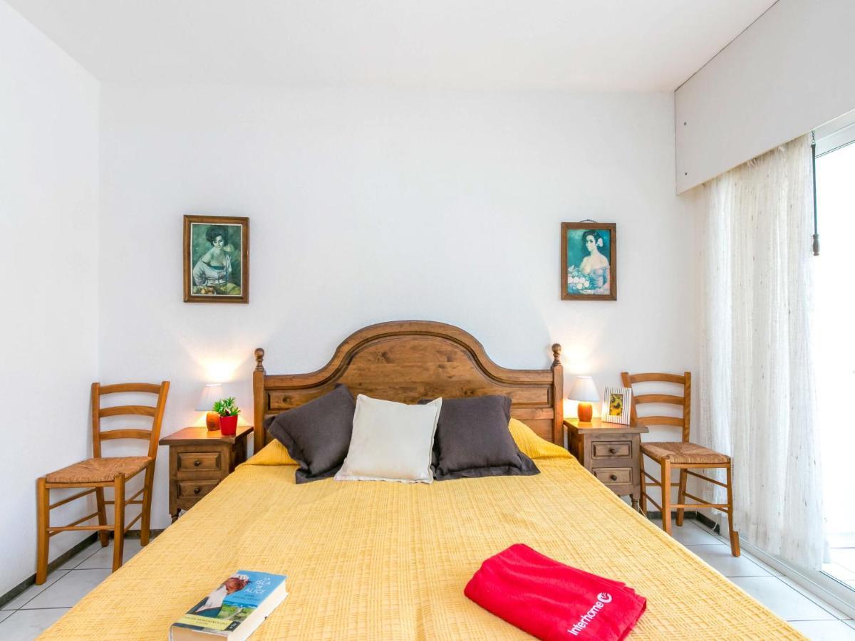 Center-11 By Interhome